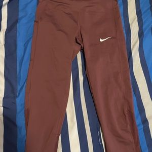 Nike Crop Leggings